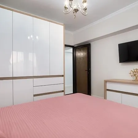 Trandafirul דירה